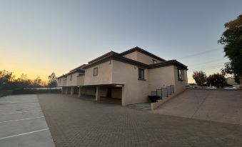 Aspire Inn & Suites Orange