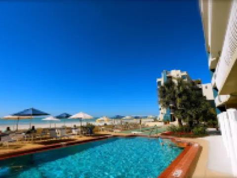 Shoreline Island Resort - Exclusively Adult Hotels in Madeira Beach