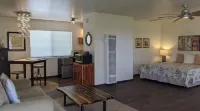 PEEK BAY/OCEAN VIEWS! WALK TO ALL!-500 sq.ft. King bed, full bath, Dog Friendly!