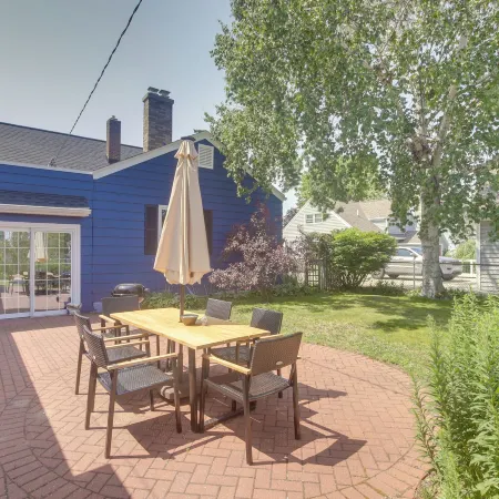 Cozy Wisconsin Abode Walk to Lake Michigan!