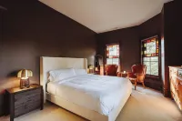 Kaleidoscope Inn & Gardens