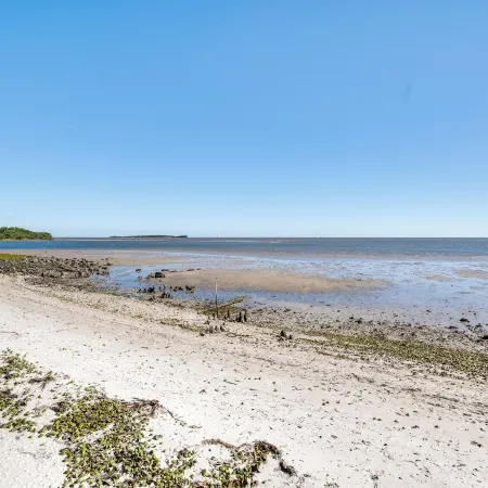 Cedar Key Condo w/ Balcony & Gulf Views!
