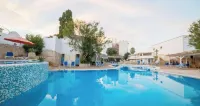 Hotel Club Perla - 2-Star