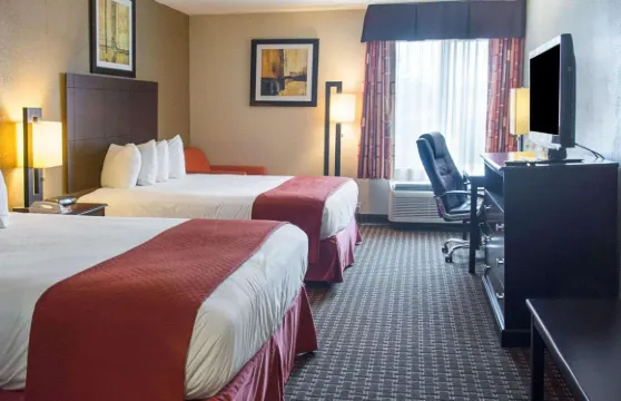 匡蒂科凱藝套房酒店