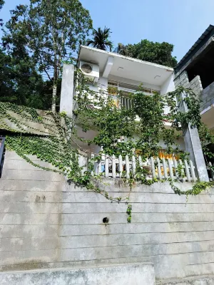 Ella Delightful Surround