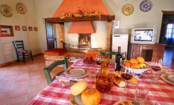 Attractive Farmhouse in Montalcino with Terrace