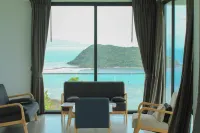 Sis and Sea Villa