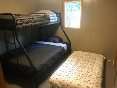 Peaceful Cabin By The Lake