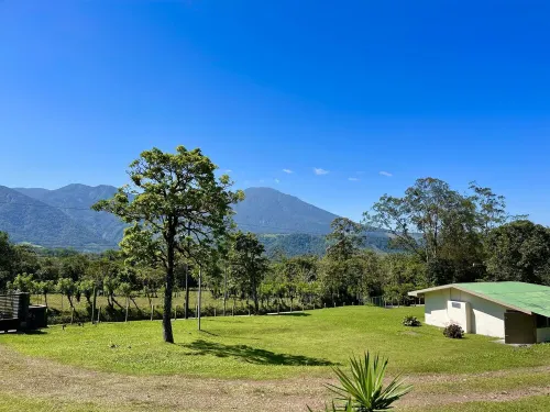 It is a quiet space with beautiful views. Hotels in Bijagua