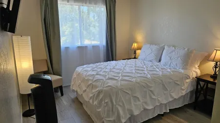 Near I5, Airport Отели в г. Андерсон