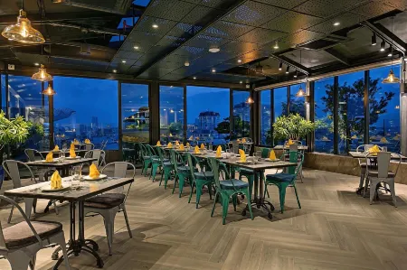 Khách sạn Avora Boutique