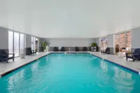 Hampton Inn & Suites Dallas-Arlington North-Entertainment District - Swimmingpools