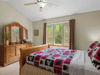 Mountain Hideout by AvantStay Hotels in Penn Forest Township