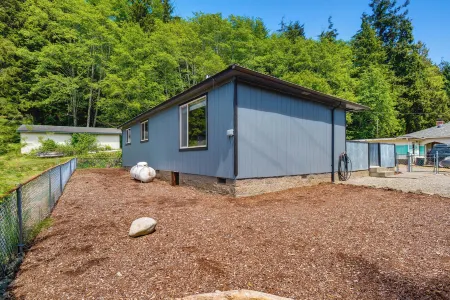 Olympic Peninsula Vacation Rental 1 Mi to Water