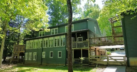 Spacious 5BR Lakefront home with hot tub, ping pong, private dock