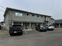 Coastal Inn and Suites - parking