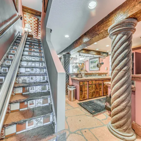 Cloudcroft Home w/ Fireplace Near Downtown!