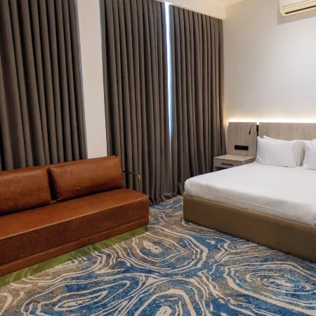 Central Square Hotel Отели рядом с достопримечательностью «Площадь Свободы»