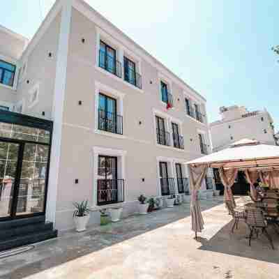 Trident Residence Hotel Exterior