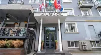 Mildom Premium Hotel
