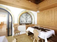 Hotel Al Rom Hotels in Tschierv