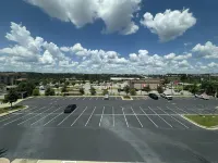 La Quinta Inn & Suites by Wyndham Opelika Auburn - Parking
