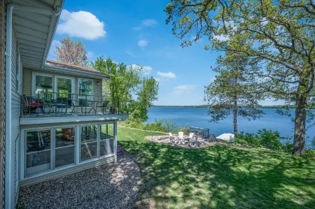 Beautiful Sunrise Views of Hall Lake!