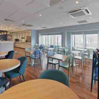 Travelodge Newcastle-under-Lyme Central Dining/Meeting Rooms