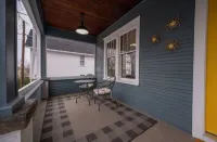 Prime Location/ Few blocks to downtown