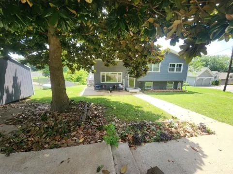 Blue Moon over Barkley 5 bedroom Lakehouse on Lake Barkley.
