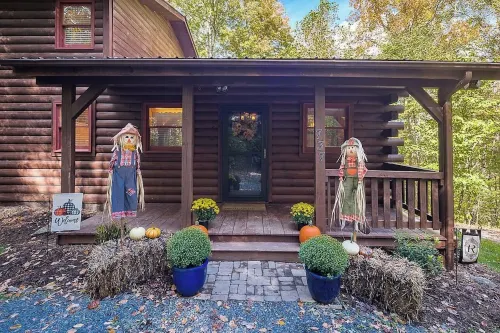 Private Spring Getaway! Pet Friendly!