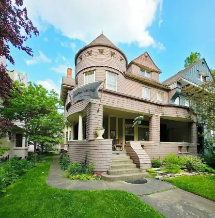 The Kings Throne Inn and Guest House Отели в г. Толедо