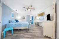 Treetop Beach Condo Sleeps 7!