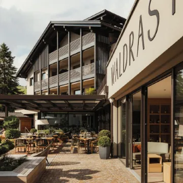 Waldrast - Forestside Living