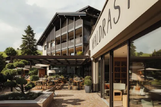 Waldrast - Forestside Living