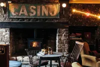 Mr & MRS Smith Artist Residence Oxfordshire Hotels in Witney