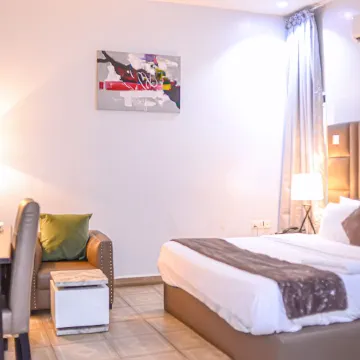 Mainstay Luxury Apartments