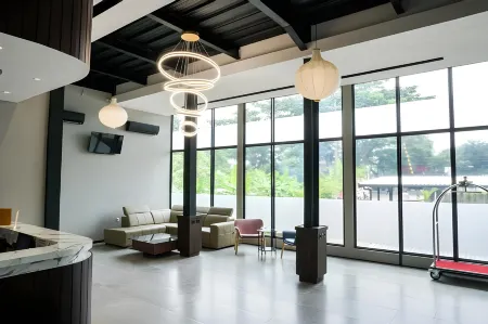 Hkita Hotel Отели в г. Ngaliyan