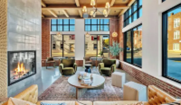 2-Story Penthouse  2 Balconies, Skyline View, Pool, Gym, Yoga Studio & Workspace