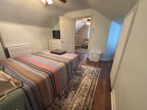Two Bedroom Cottage House in Uptown Westerville