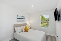 New Home near UWF & PNS Beach! Hotels in Ensley