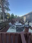 The Hillside Ranch: Relaxing Modern 4bd 2ba Oasis