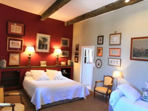 Chambre d'Hôtes au Domaine du Soleil Couchant Hotels in Luc-sur-Orbieu