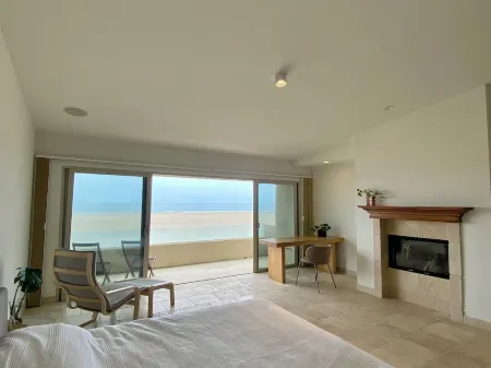 OCEAN FRONT - HIGH END - ON THE SAND - Zenview - 4-bedrooms - Serene  -Sleeps 10