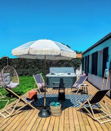 Villa spa rochelaise: Relaxation with Jacuzzi and Brasero