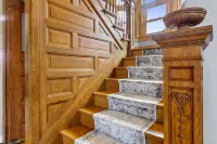 4 Bedroom Historic Charmer Marion Uptown