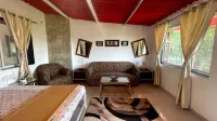 A boutique homestay with private access to the tableland. Hotels in Khingar