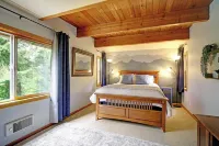 Come and enjoy our Cozy Coastal Cabin