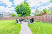 Private Apartment with private entrance, Full Bathroom, Living room, Kitchen Hotels in Cranston