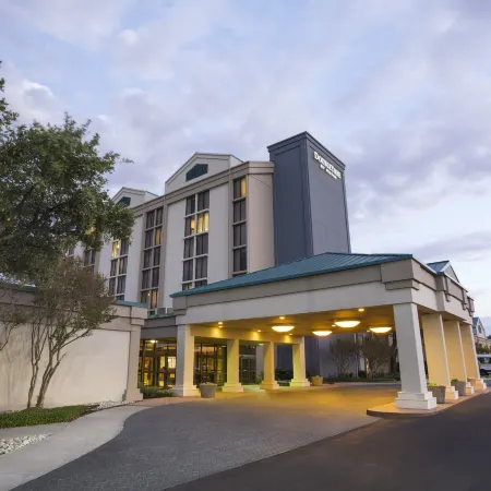 DoubleTree by Hilton Dallas - DFW Airport North